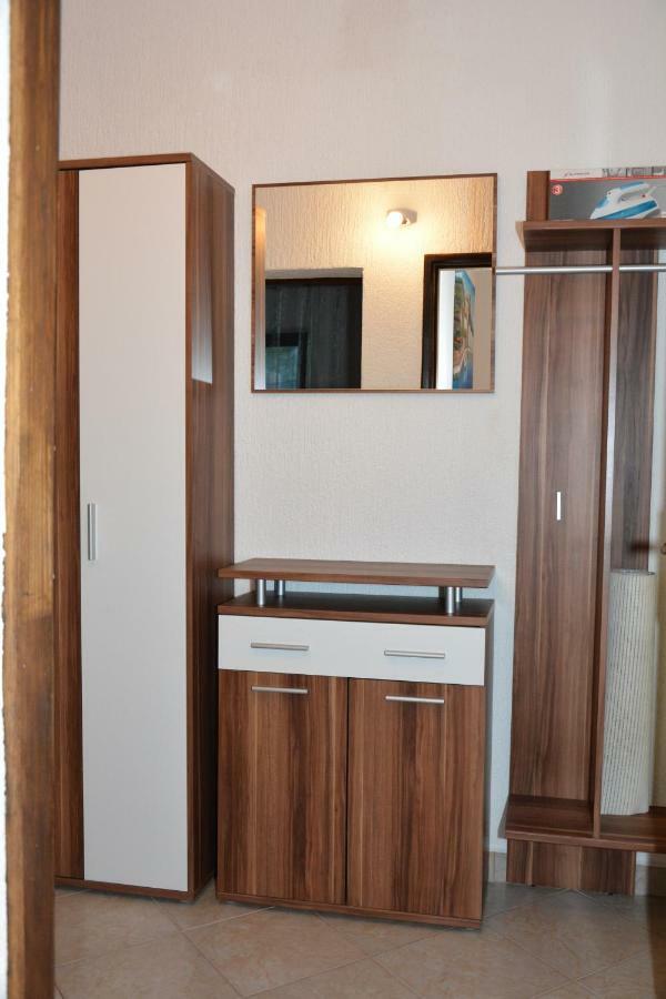 Apartment Vrban セニ エクステリア 写真